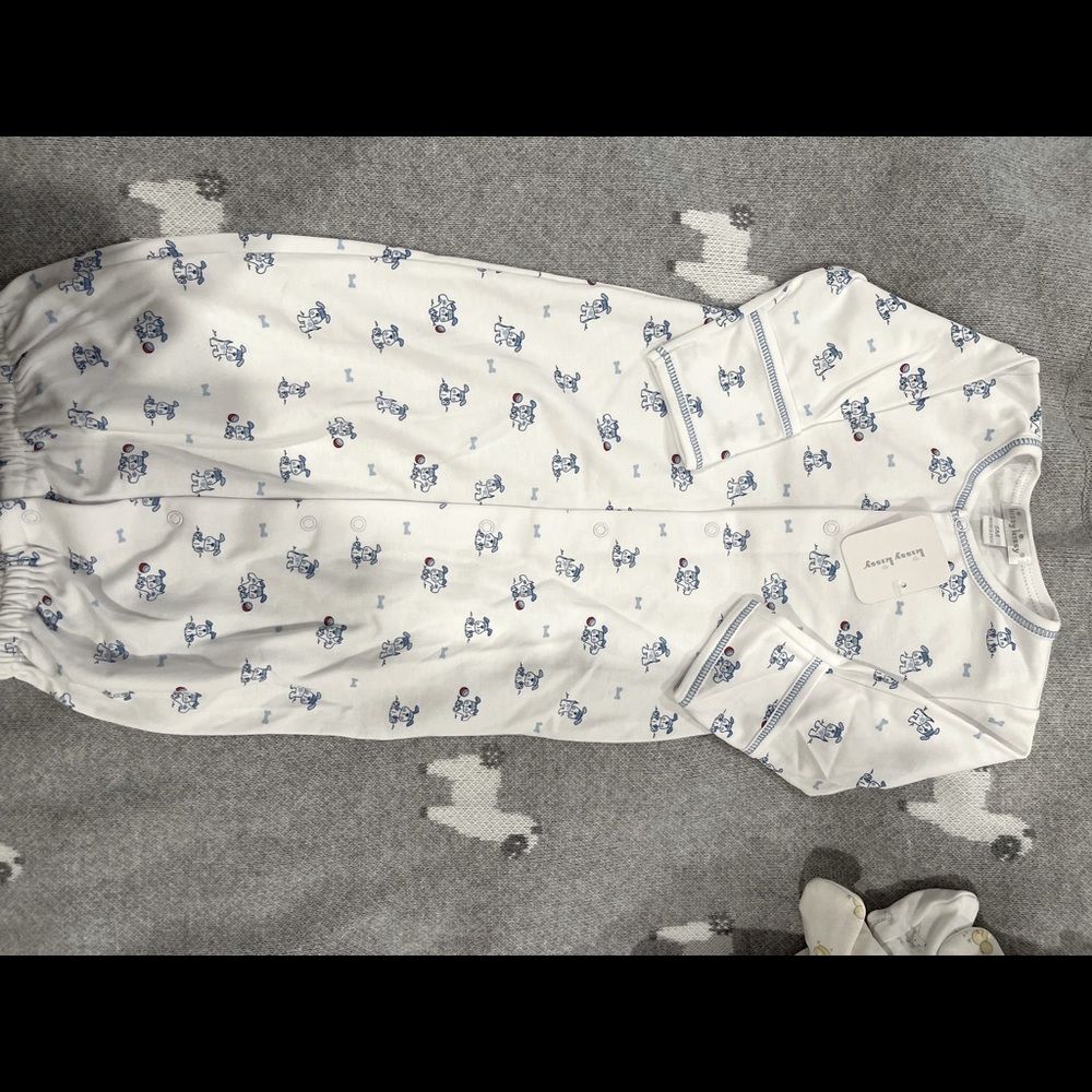 Kissy Kissy baby Gown